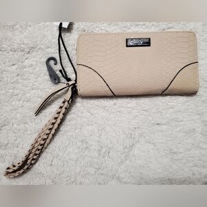 Jessica Simpson Dallas Wallet